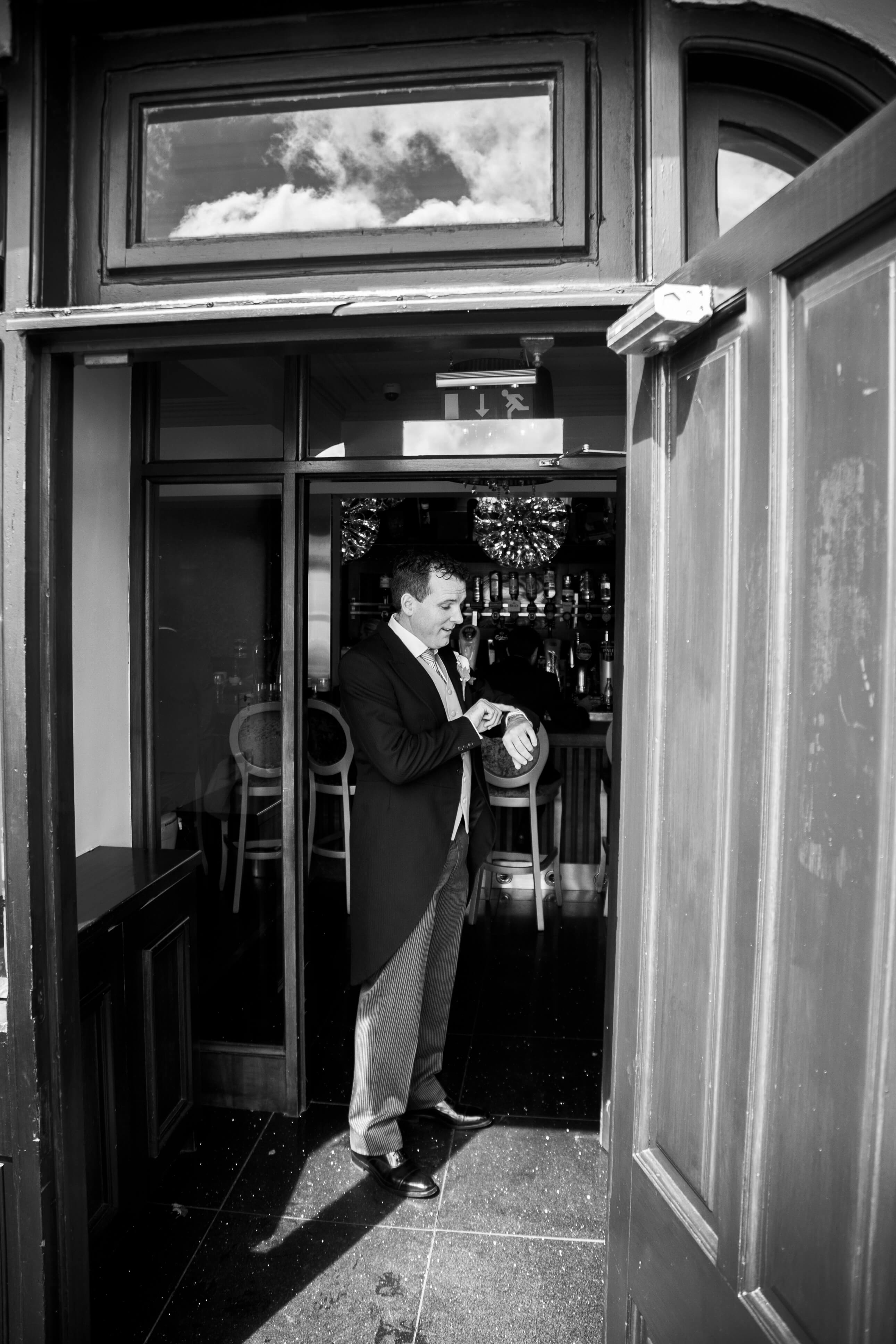 bernard carolan castle leslie wedding photographer drinks