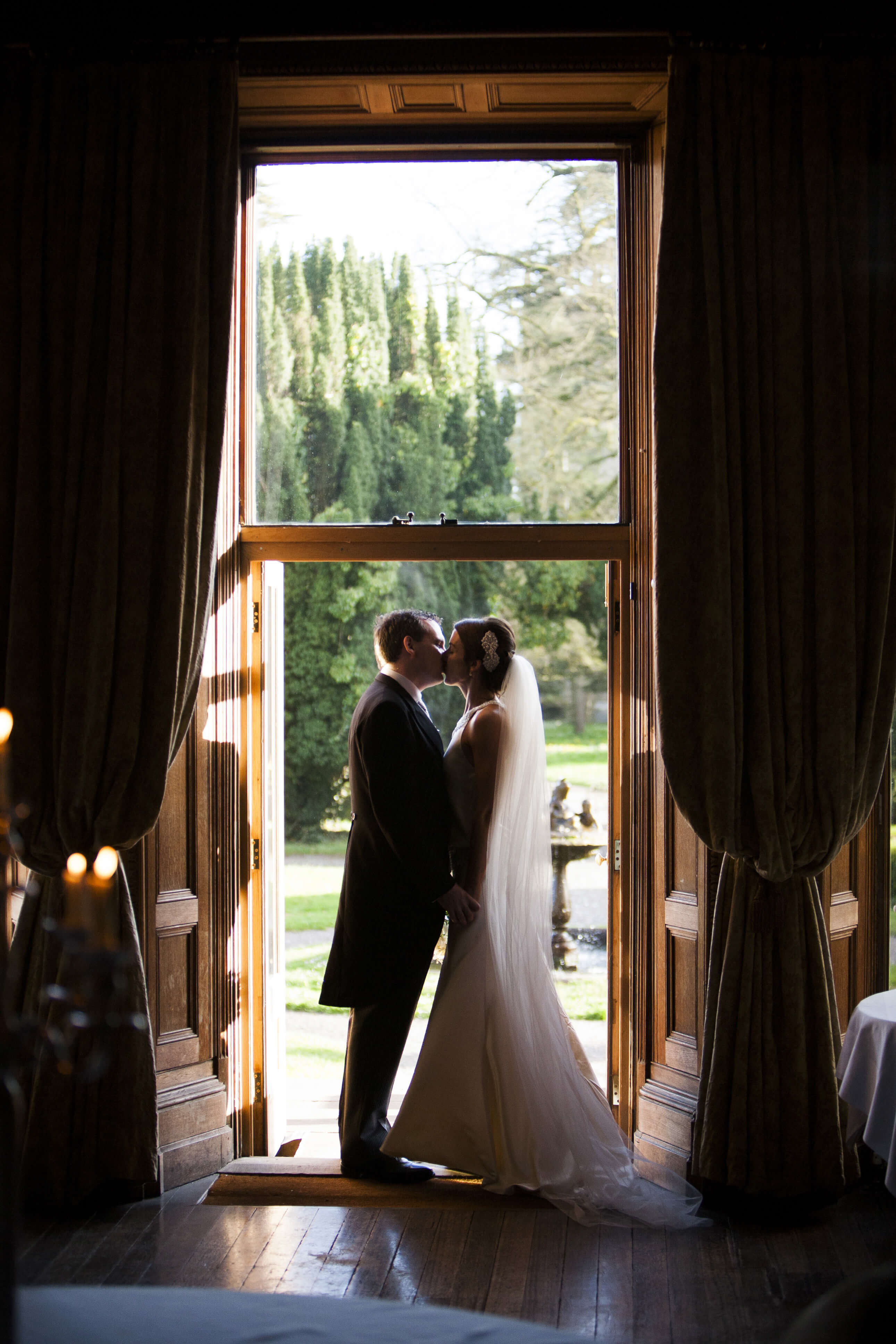 bernard carolan castle leslie wedding photographer kiss